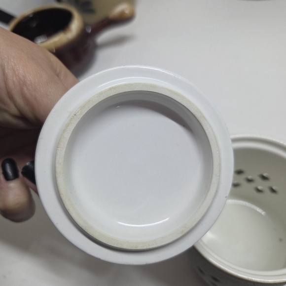 Gray Ceramic Container with Lid - Picture 3 of 7